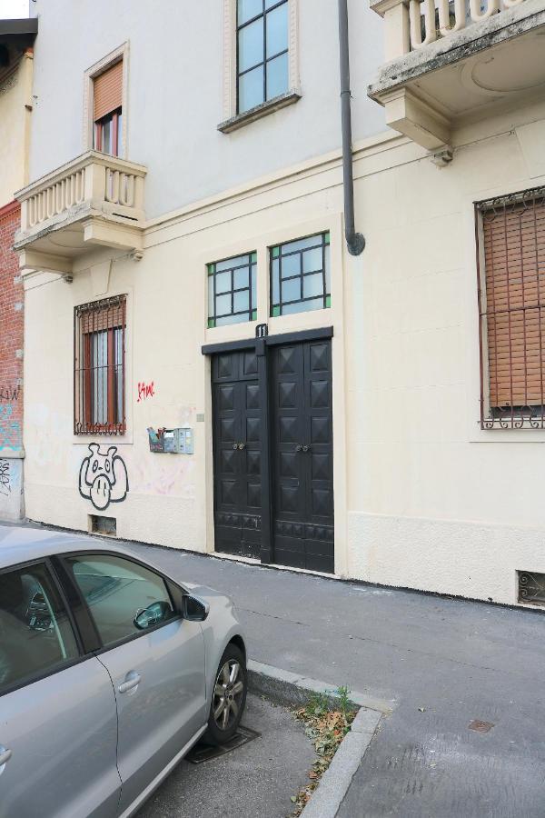 Lovely Navigli Studio With Balcony - Via Carlo Torre Milan Bagian luar foto