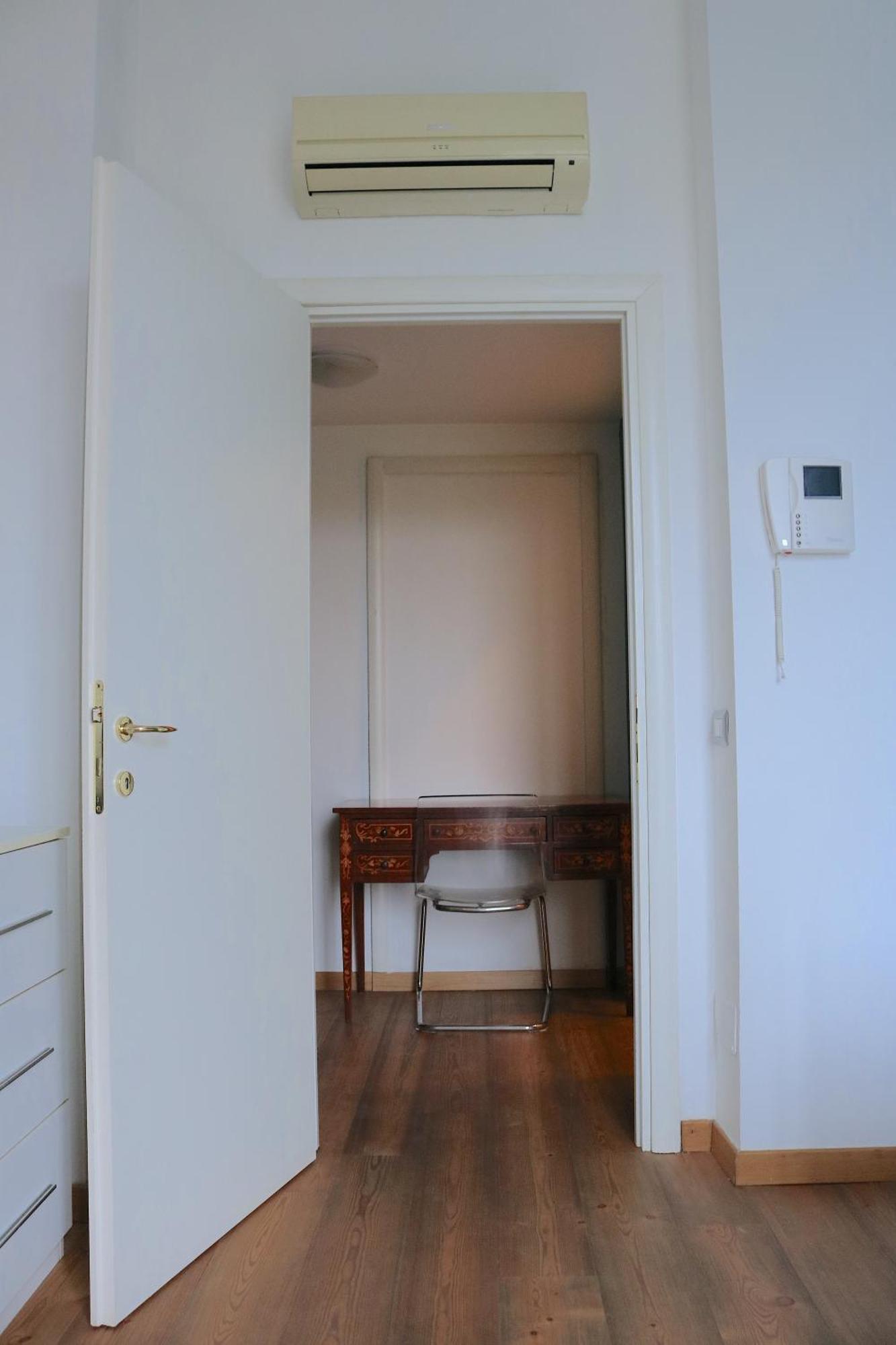 Lovely Navigli Studio With Balcony - Via Carlo Torre Milan Bagian luar foto